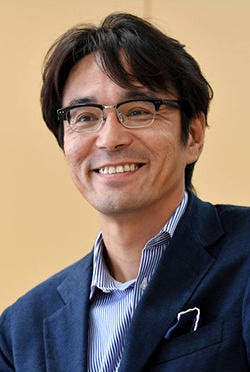 藤井 彰人の写真