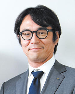 藤井 彰人の写真